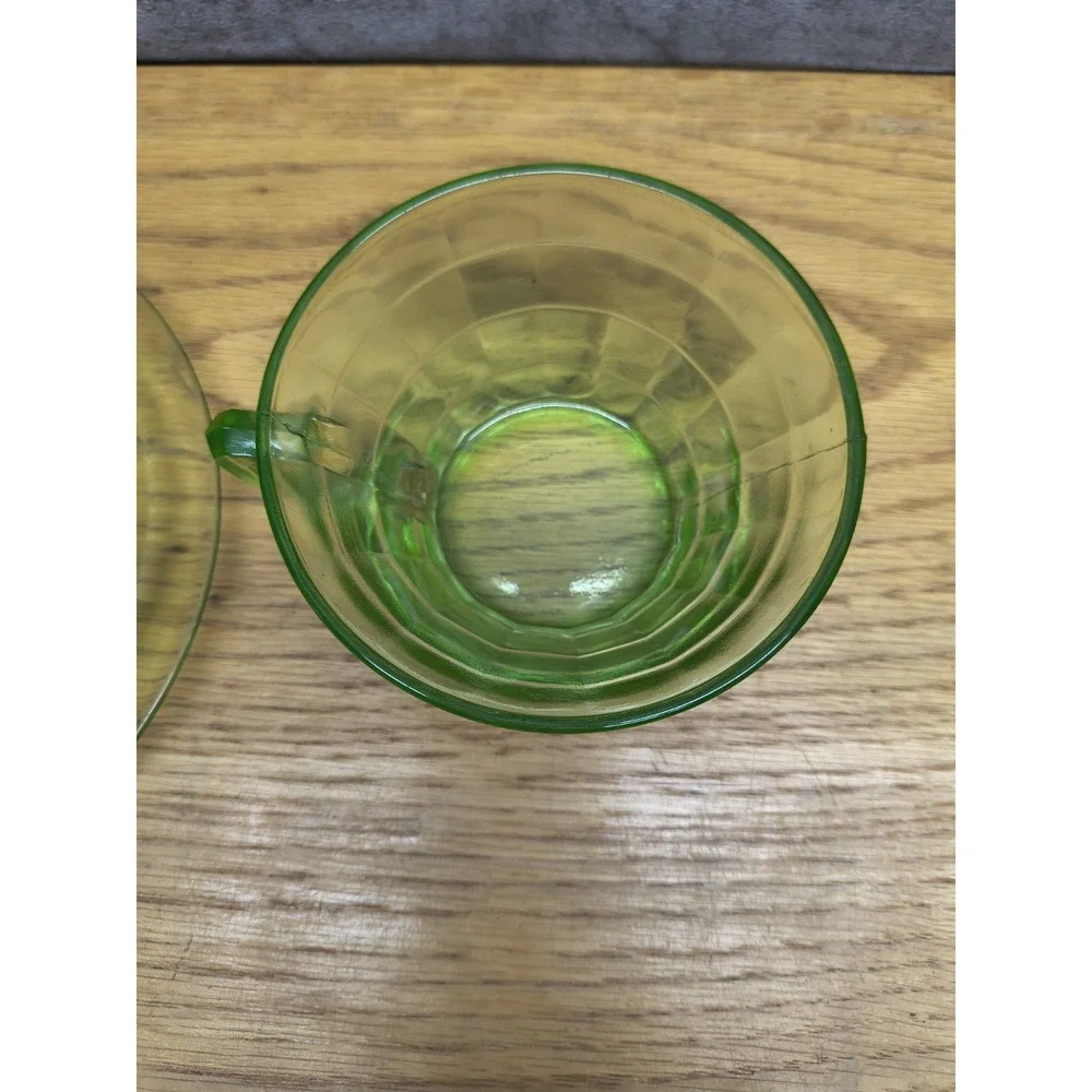 Vtg ANCHOR HOCKING Green Vasilene Depression Glass Cup And Saucer‎